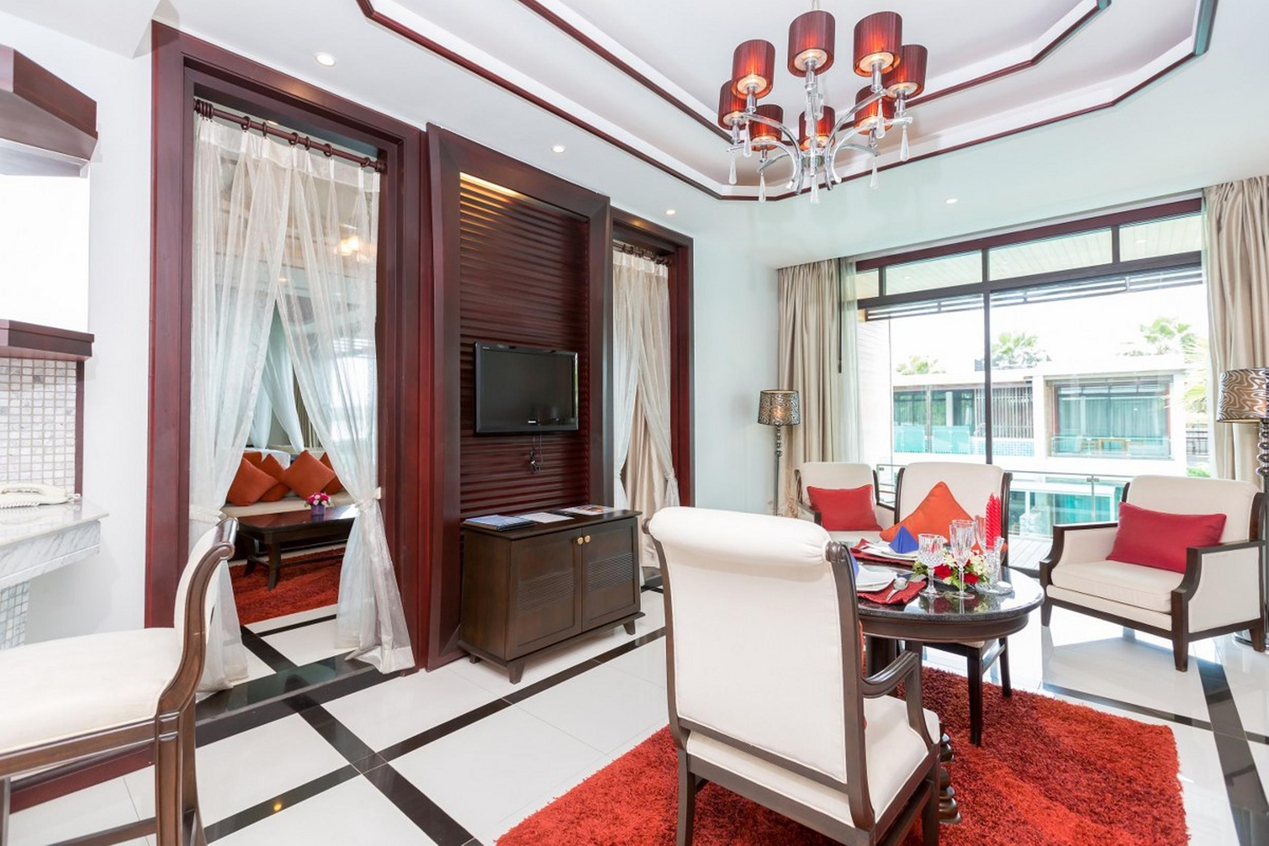 Wyndham Sea Pearl Resort, Phuket Patong Bagian luar foto A living room at the hotel