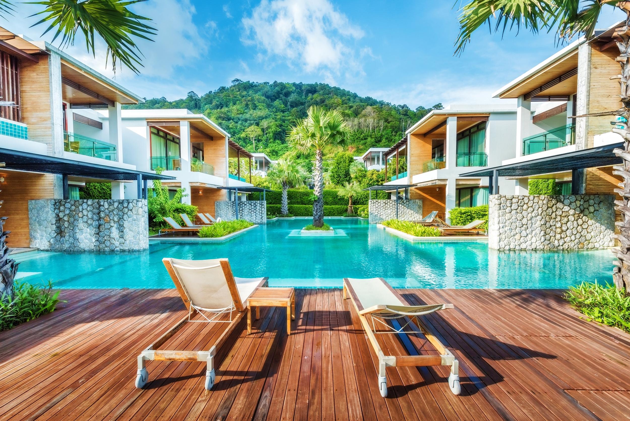 Wyndham Sea Pearl Resort, Phuket Patong Bagian luar foto The swimming pool at the resort