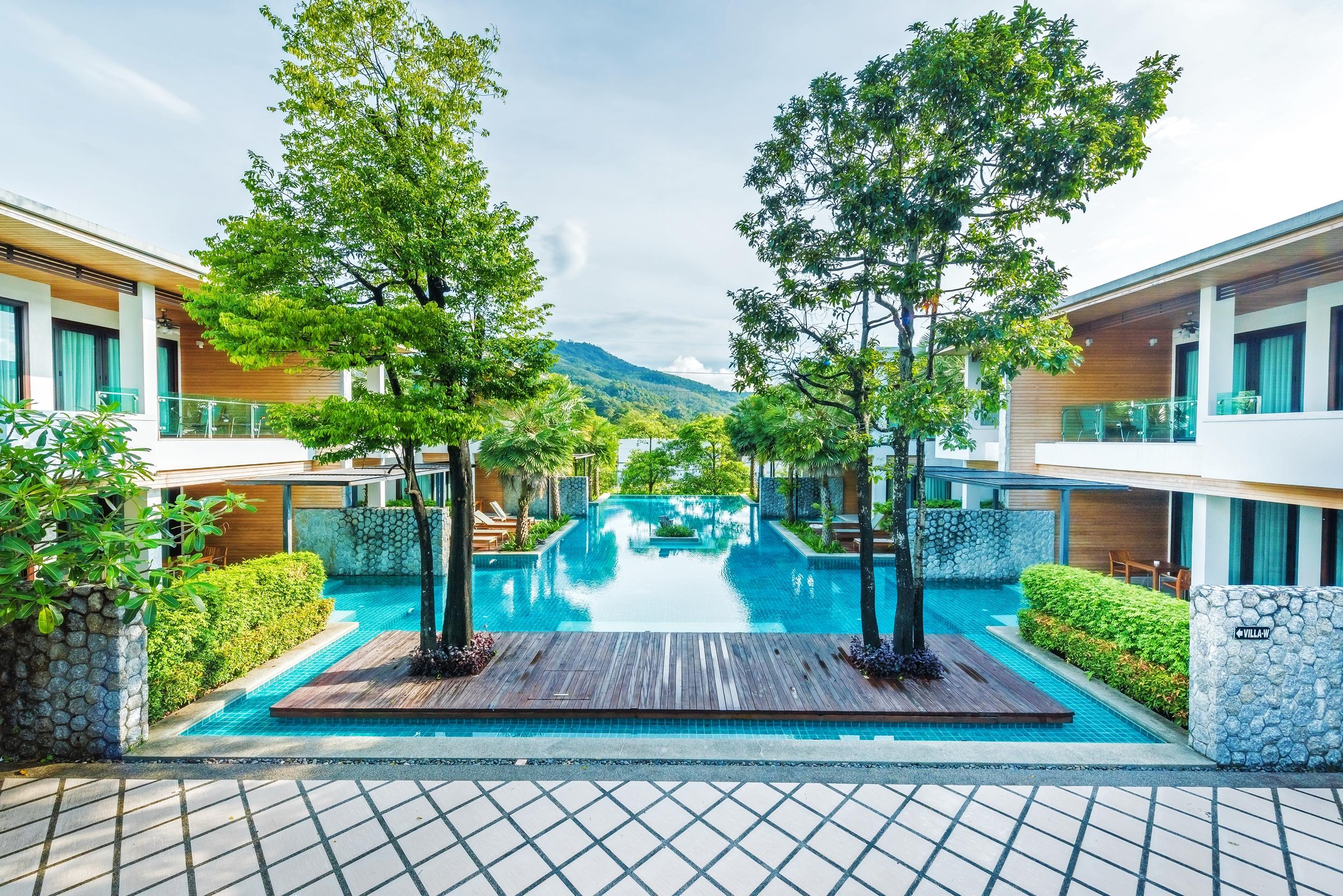 Wyndham Sea Pearl Resort, Phuket Patong Bagian luar foto The swimming pool at the resort
