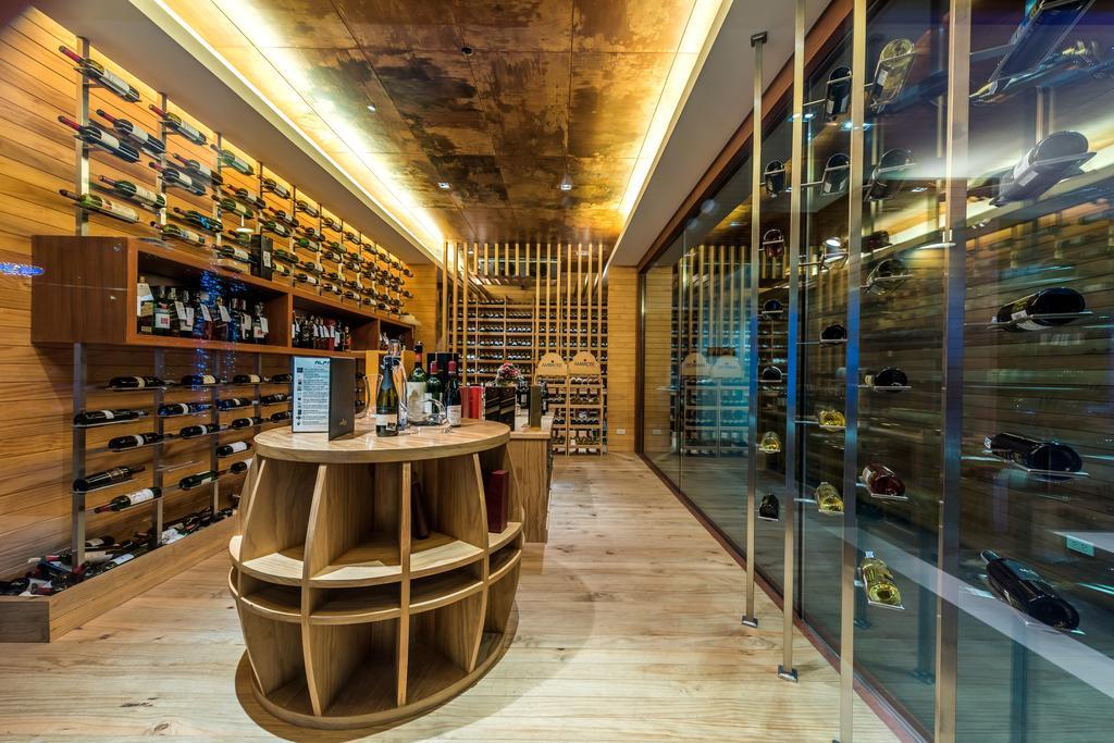 Wyndham Sea Pearl Resort, Phuket Patong Bagian luar foto Wine cellar at the Ritz-Carlton, Downtown, Los Angeles